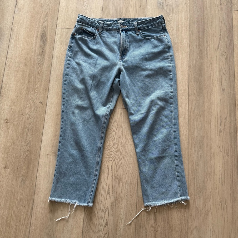 Old Navy High Rise Cropped Raw Edge‎ Light Wash Denim Dad Jeans Women’s 10 EUC